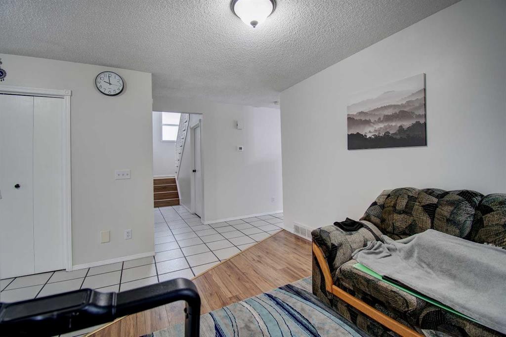 10316 Hidden Valley Drive Nw, Calgary, AB - Indoor