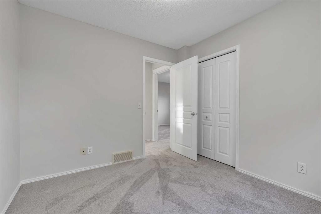368 New Brighton Place Se, Calgary, AB - Indoor Photo Showing Other Room