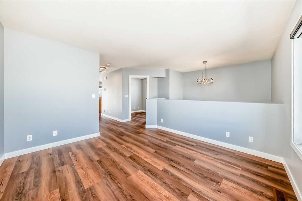 6177 Orr Drive, Red Deer, AB - Indoor Photo Showing Other Room