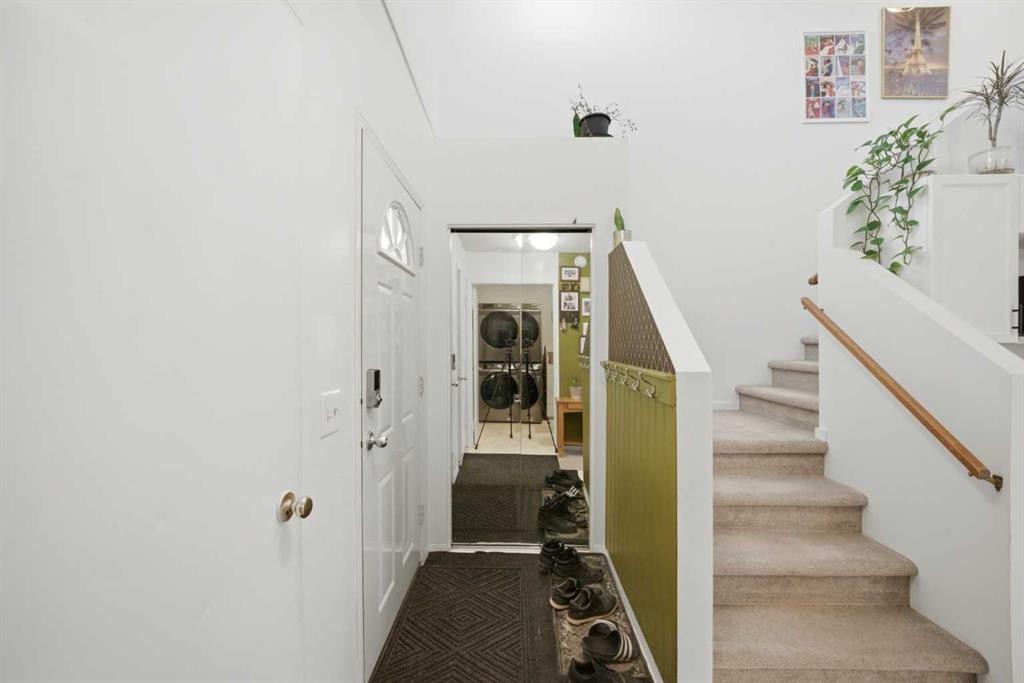 80 Martinglen Way Ne, Calgary, AB - Indoor Photo Showing Other Room