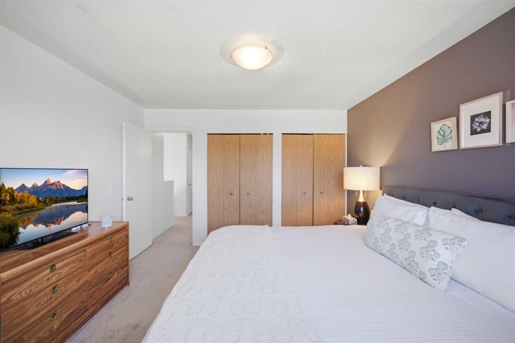80 Martinglen Way Ne, Calgary, AB - Indoor Photo Showing Bedroom