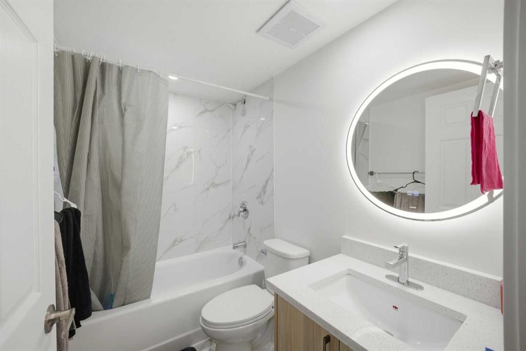 80 Martinglen Way Ne, Calgary, AB - Indoor Photo Showing Bathroom