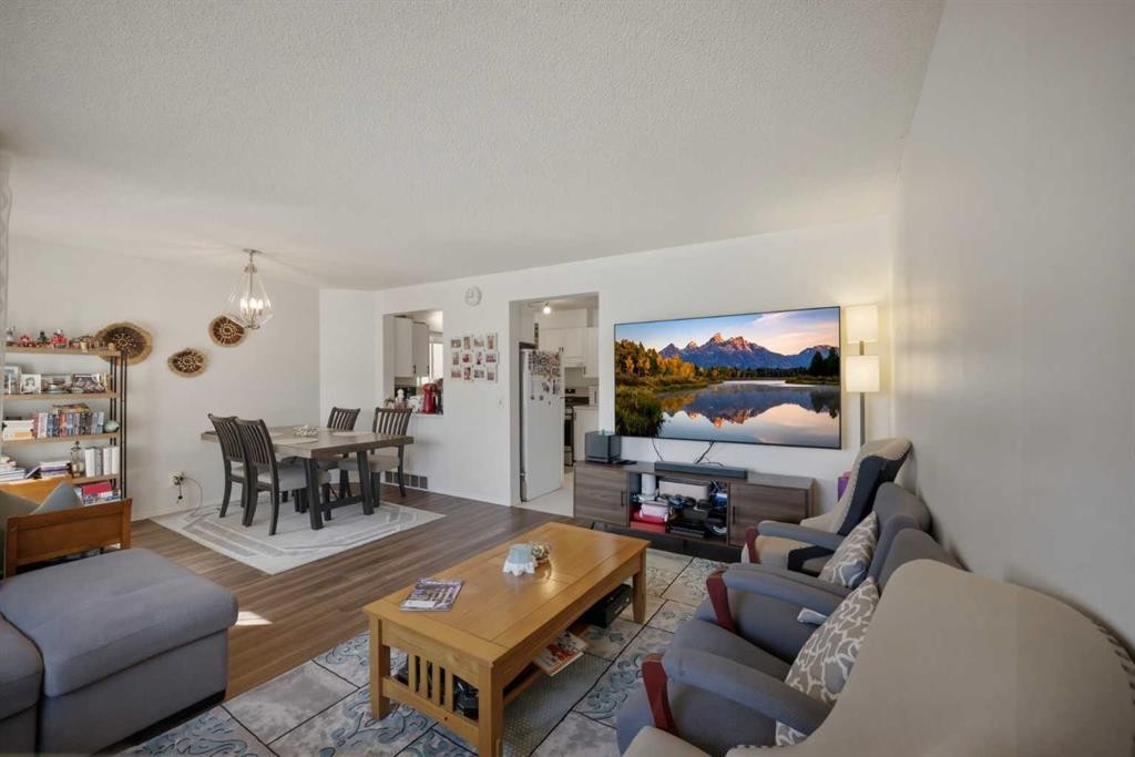 80 Martinglen Way Ne, Calgary, AB - Indoor Photo Showing Living Room
