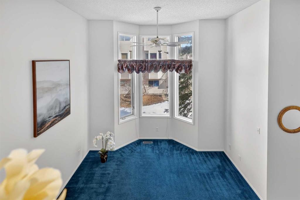 404 Hawkstone Manor Nw, Calgary, AB - Indoor Photo Showing Other Room