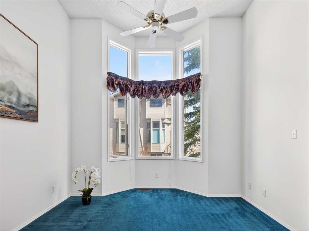 404 Hawkstone Manor Nw, Calgary, AB - Indoor Photo Showing Other Room