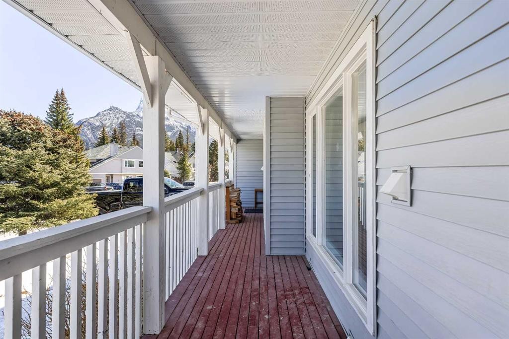 118 Glacier Drive, Banff, AB - Outdoor With Exterior