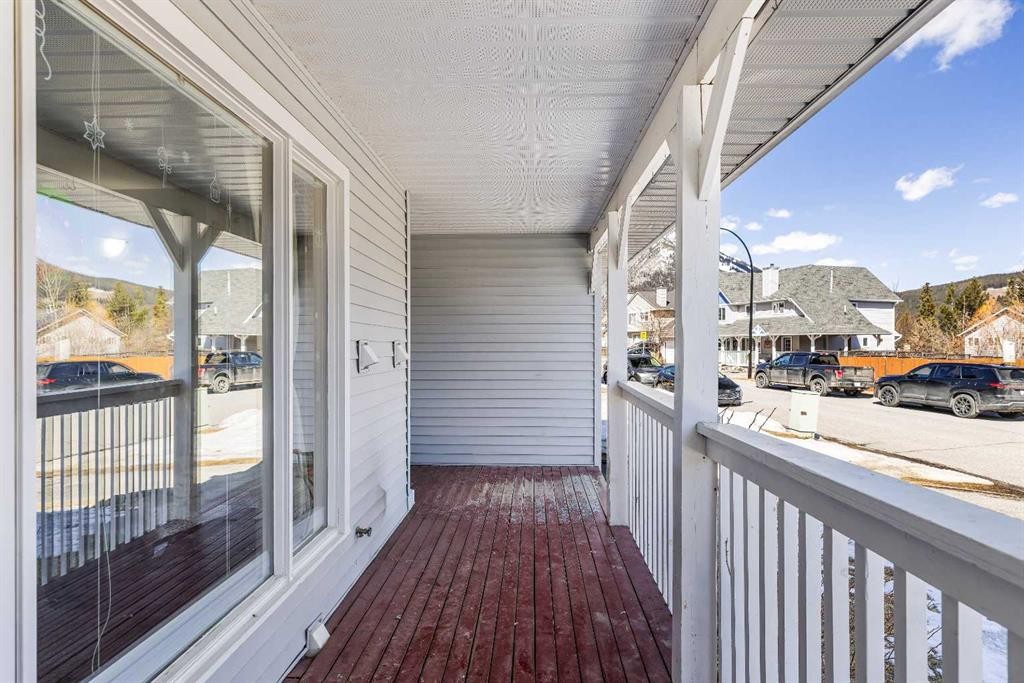 118 Glacier Drive, Banff, AB - Outdoor With Exterior