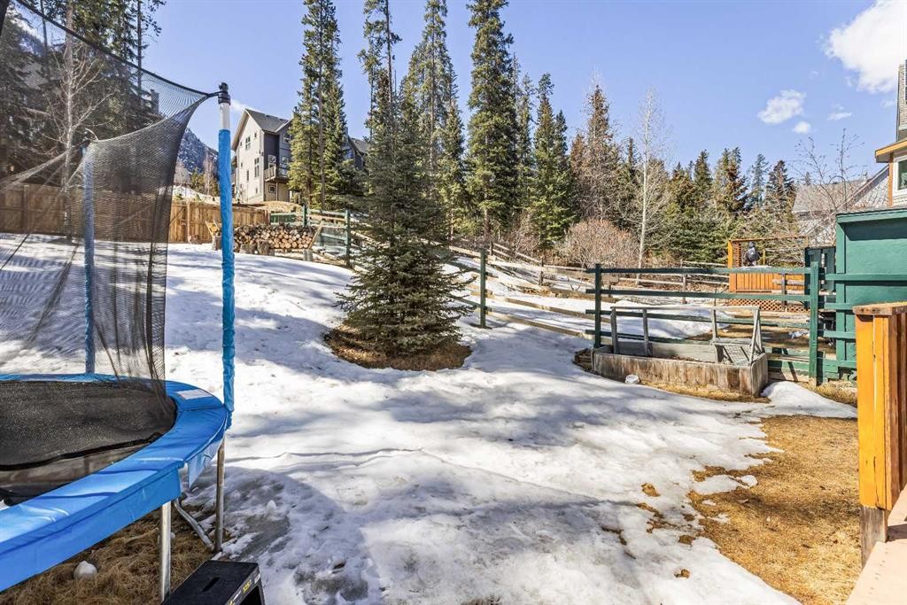 118 Glacier Drive, Banff, AB - Outdoor