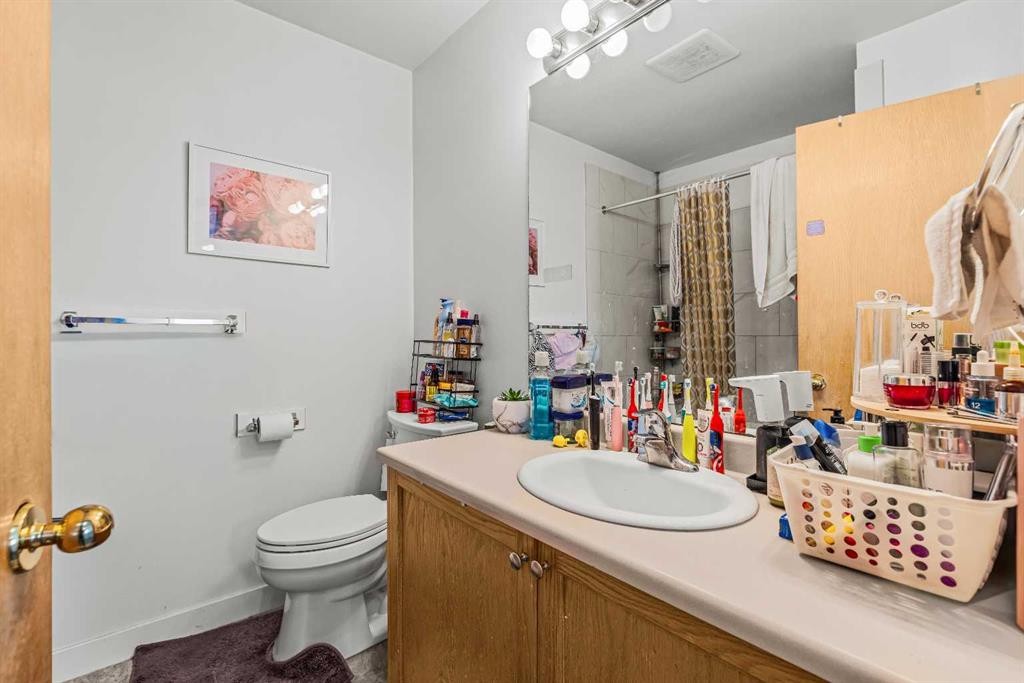 118 Glacier Drive, Banff, AB - Indoor Photo Showing Bathroom