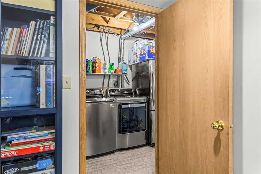 118 Glacier Drive, Banff, AB - Indoor Photo Showing Laundry Room