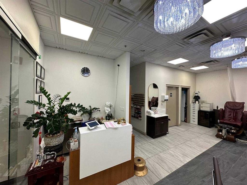 222-1632 14 Avenue Nw, Calgary, AB