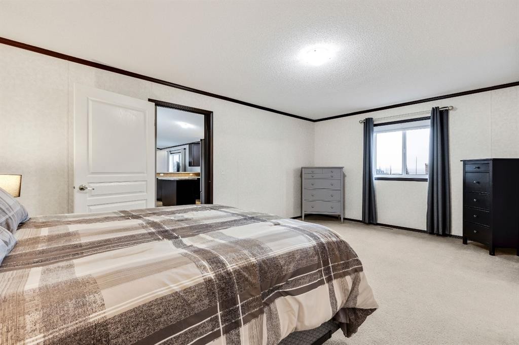 117 Range Rd 250, Mossleigh, AB - Indoor Photo Showing Bedroom