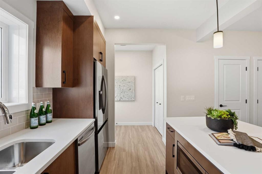 72 Buffaloberry Manor Se, Calgary, AB - Indoor Photo Showing Kitchen