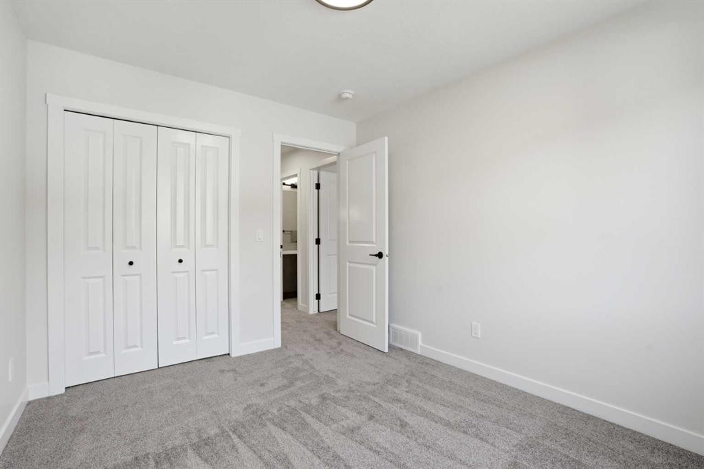 72 Buffaloberry Manor Se, Calgary, AB - Indoor