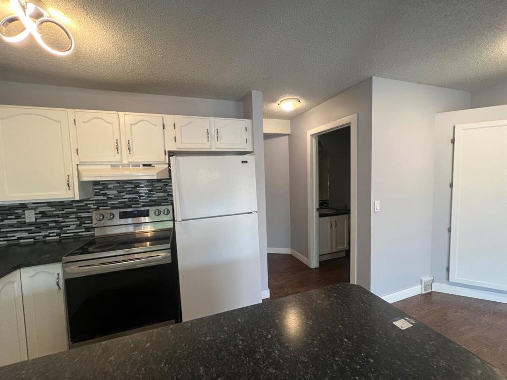 123 Country Hills Villas Nw, Calgary, AB