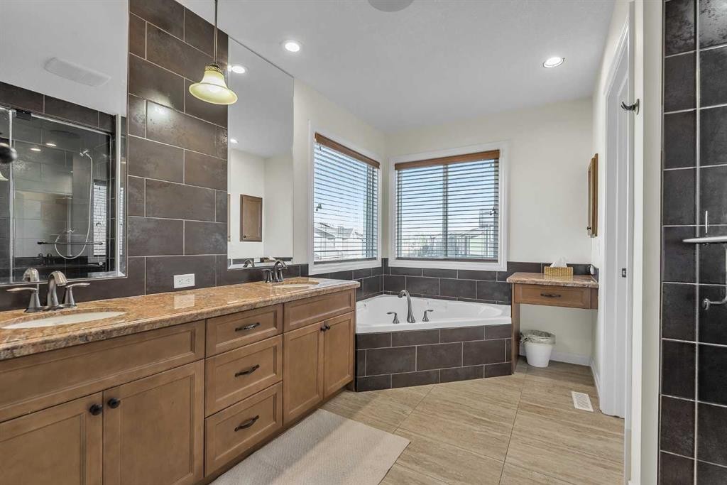 8 Legacy Terrace Se, Calgary, AB - Indoor Photo Showing Bathroom