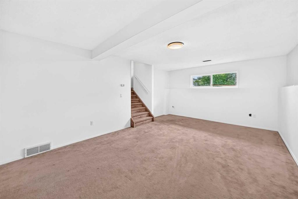 208 Erin Meadow Green Se, Calgary, AB