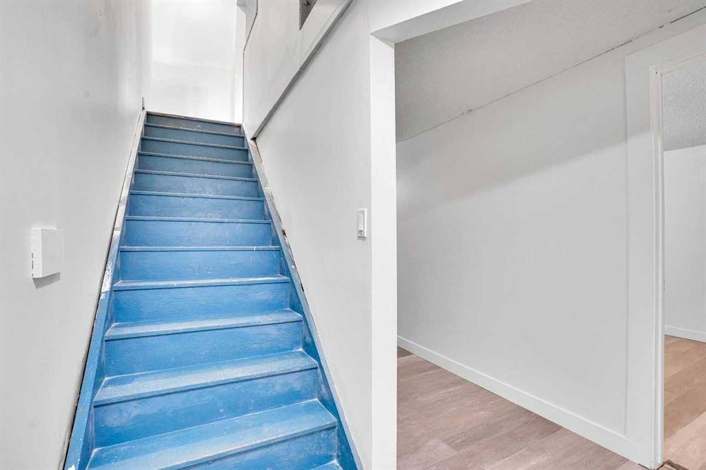 26 Falmead Bay Ne, Calgary, AB - Indoor Photo Showing Other Room