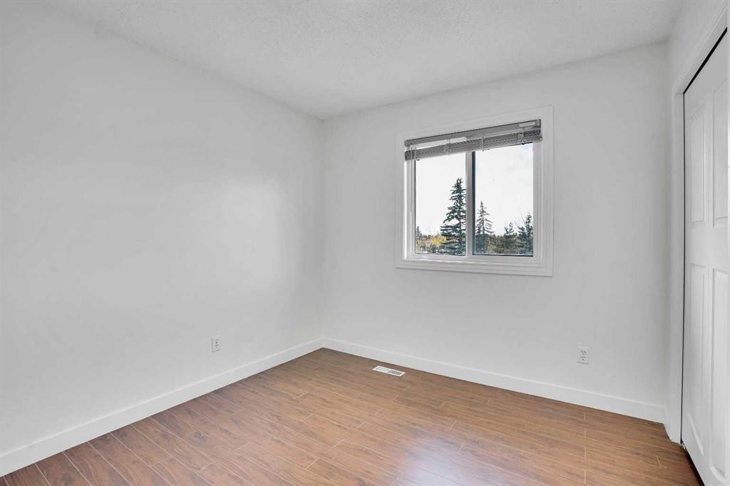 26 Falmead Bay Ne, Calgary, AB - Indoor Photo Showing Other Room