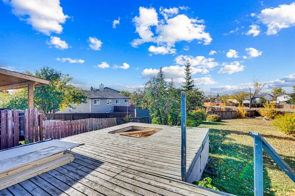 26 Falmead Bay Ne, Calgary, AB - Outdoor
