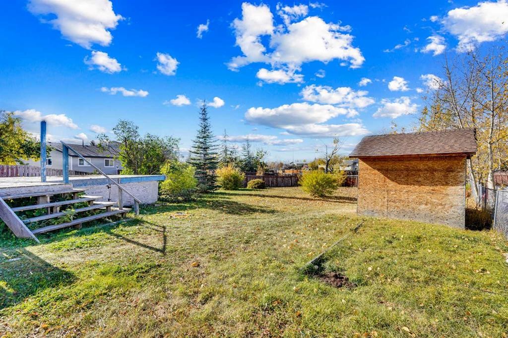 26 Falmead Bay Ne, Calgary, AB - Outdoor With View