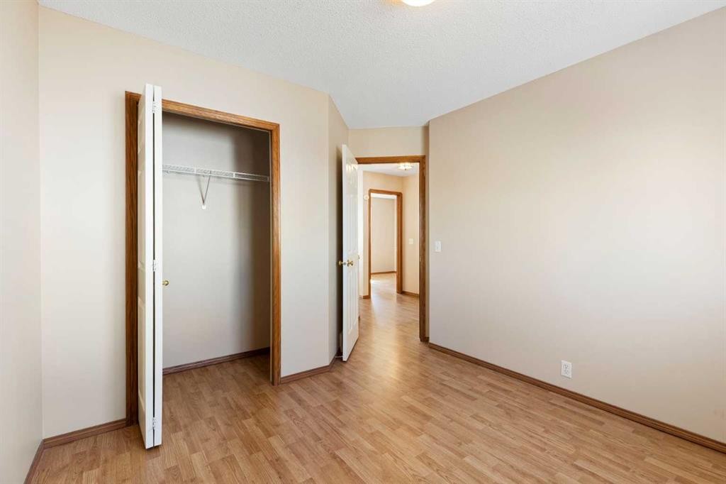 205 Scotia Point Nw, Calgary, AB - Indoor Photo Showing Other Room