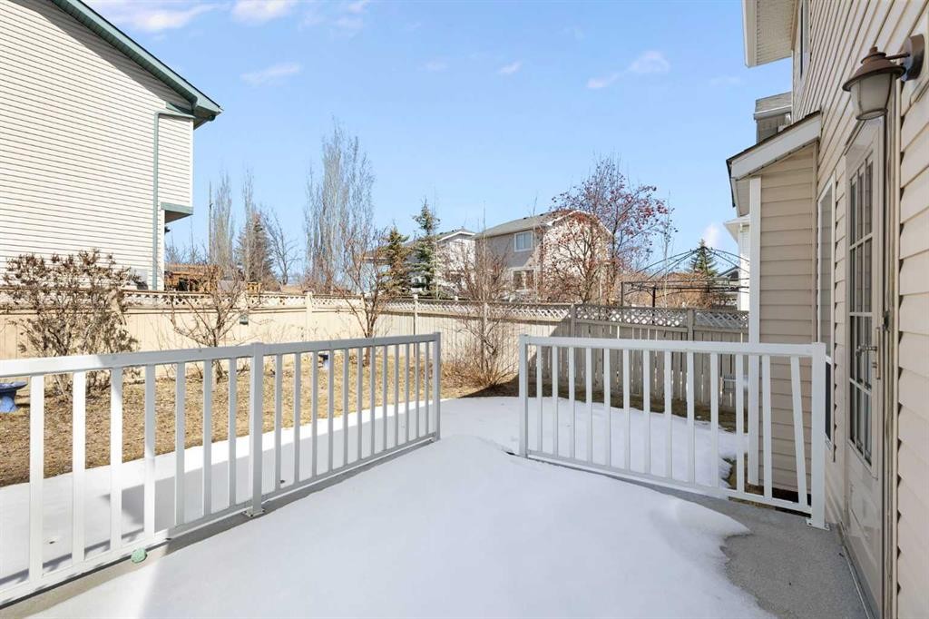 205 Scotia Point Nw, Calgary, AB - Outdoor With Exterior