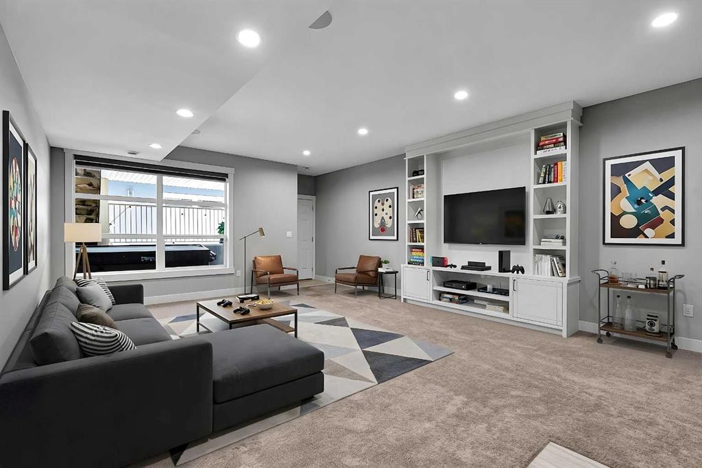 256 25 Avenue Ne, Calgary, AB - Indoor