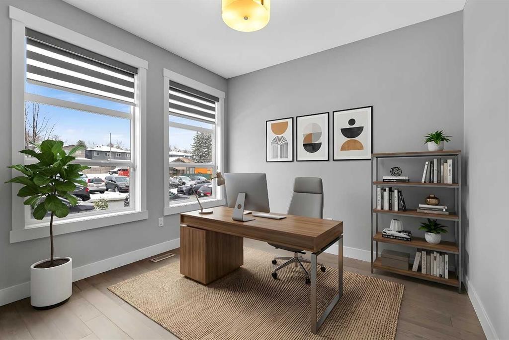 256 25 Avenue Ne, Calgary, AB - Indoor Photo Showing Office