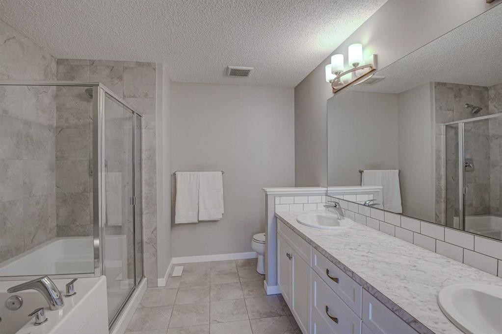 52 Masters Link Se, Calgary, AB - Indoor Photo Showing Bathroom