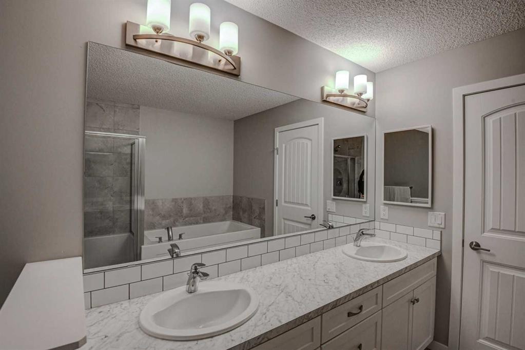 52 Masters Link Se, Calgary, AB - Indoor Photo Showing Bathroom