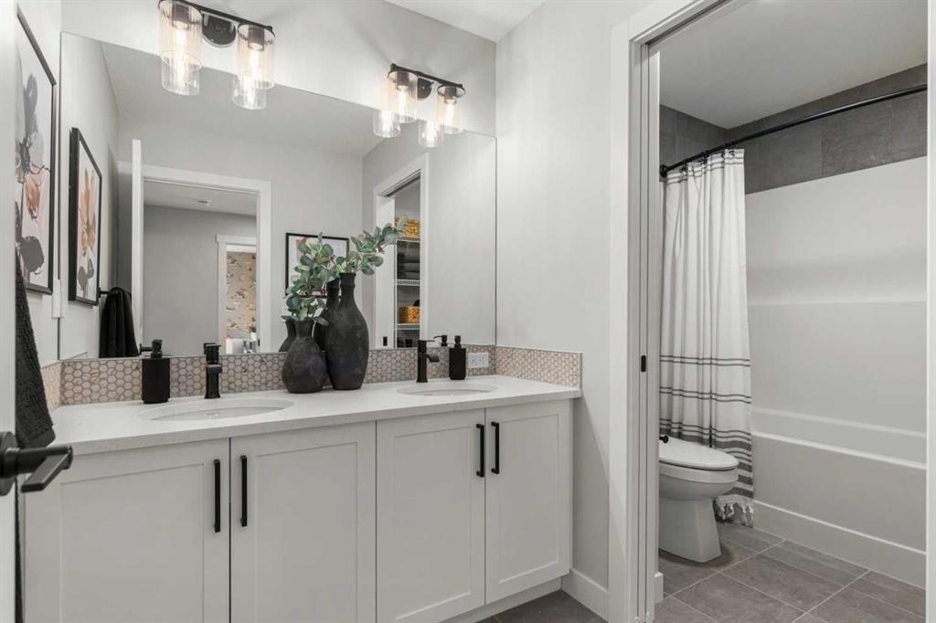 291 Rivercrest Way, Cochrane, AB - Indoor Photo Showing Bathroom