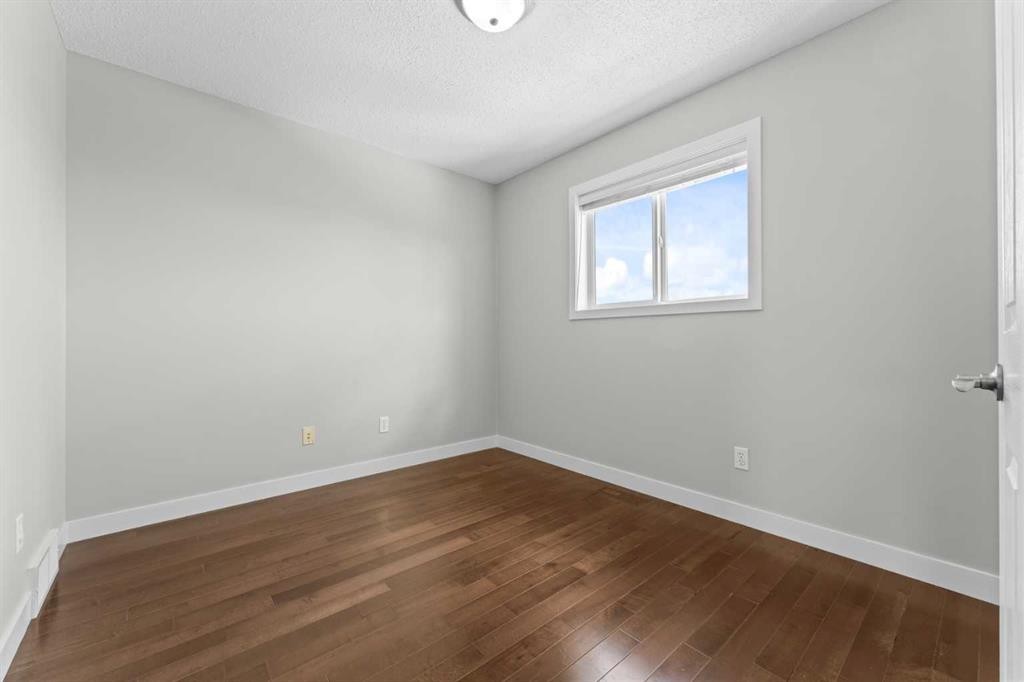 28 Panamount Lane Nw, Calgary, AB - Indoor Photo Showing Other Room