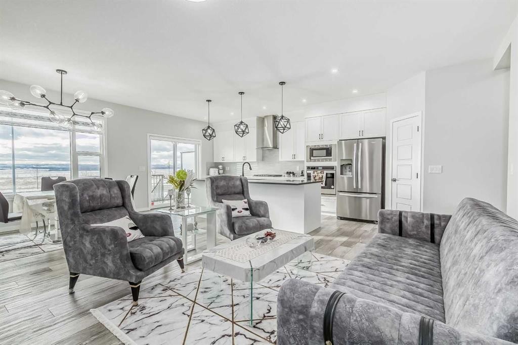 612 Seton Circle Se, Calgary, AB - Indoor Photo Showing Living Room