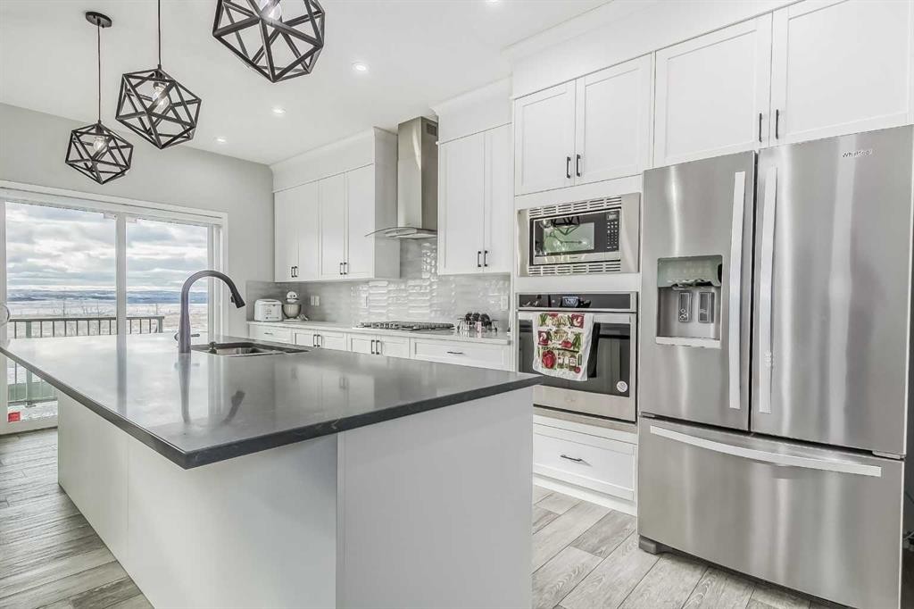612 Seton Circle Se, Calgary, AB - Indoor Photo Showing Kitchen With Stainless Steel Kitchen With Upgraded Kitchen