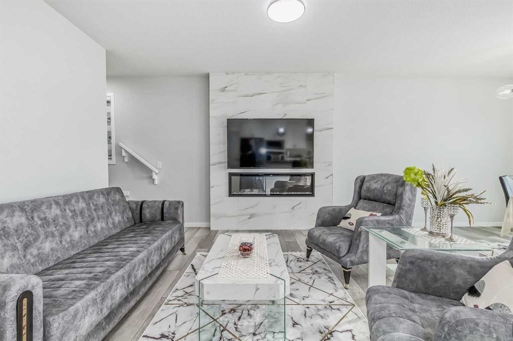 612 Seton Circle Se, Calgary, AB - Indoor Photo Showing Living Room