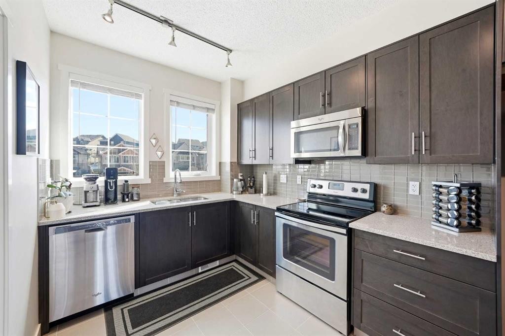 14 Nolan Hill Gate Nw, Calgary, AB - Indoor Photo Showing Kitchen With Stainless Steel Kitchen