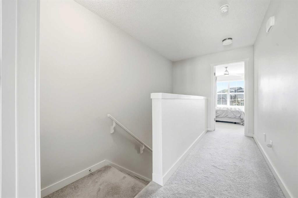 14 Nolan Hill Gate Nw, Calgary, AB - Indoor Photo Showing Other Room