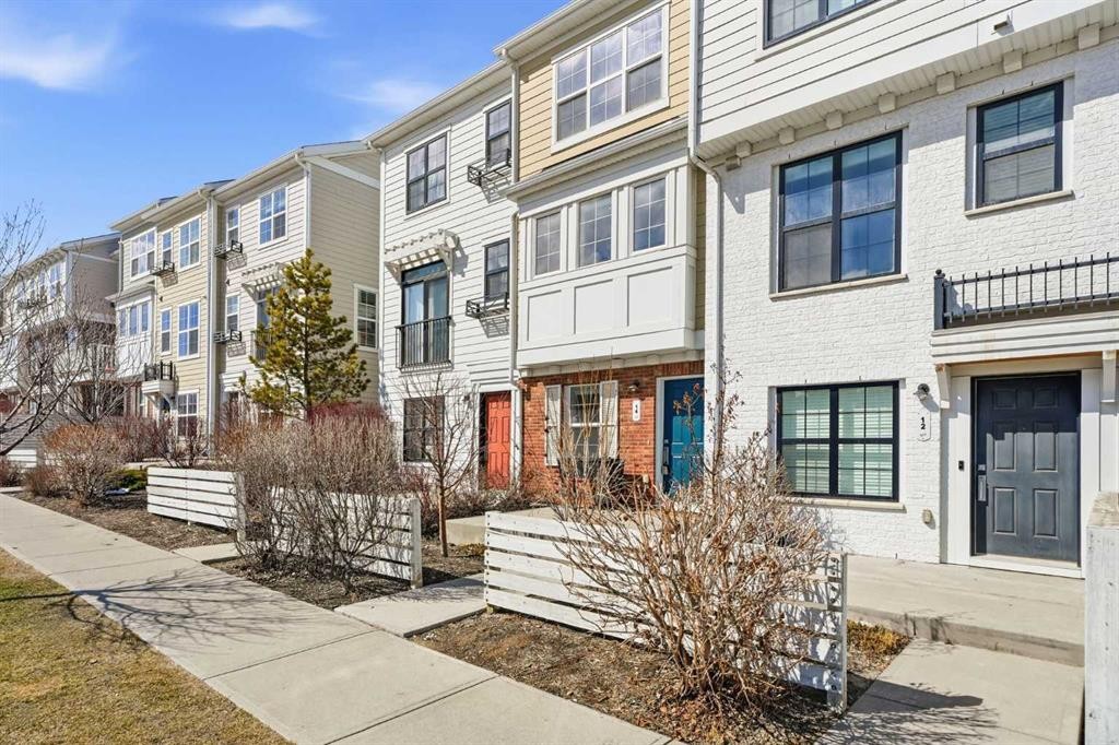 14 Nolan Hill Gate Nw, Calgary, AB - Outdoor With Facade