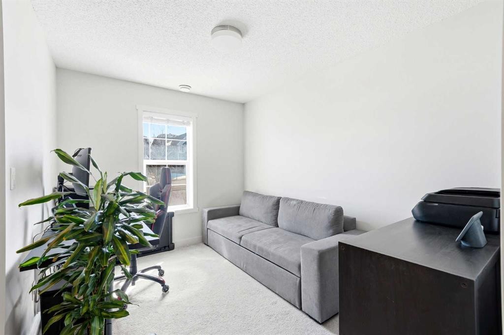 14 Nolan Hill Gate Nw, Calgary, AB - Indoor Photo Showing Other Room