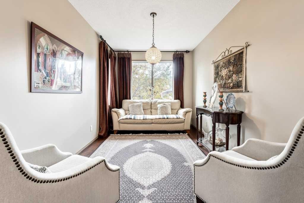 40 Cougar Ridge Heights Sw, Calgary, AB - Indoor