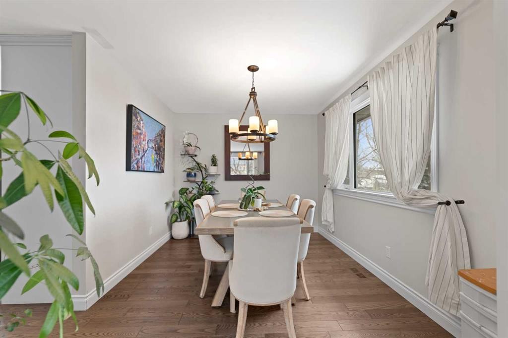 436 Ranchridge Bay Nw, Calgary, AB - Indoor Photo Showing Dining Room