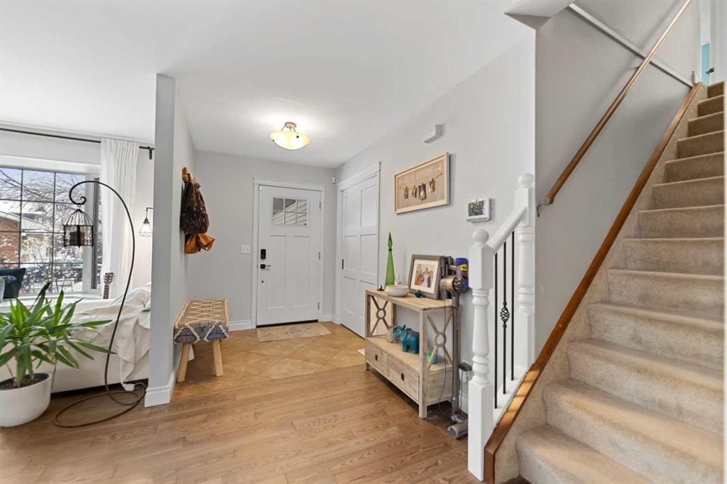 436 Ranchridge Bay Nw, Calgary, AB - Indoor Photo Showing Other Room