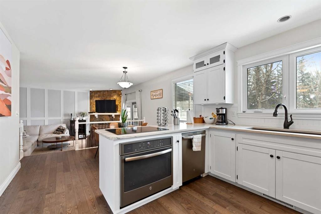 436 Ranchridge Bay Nw, Calgary, AB - Indoor Photo Showing Kitchen