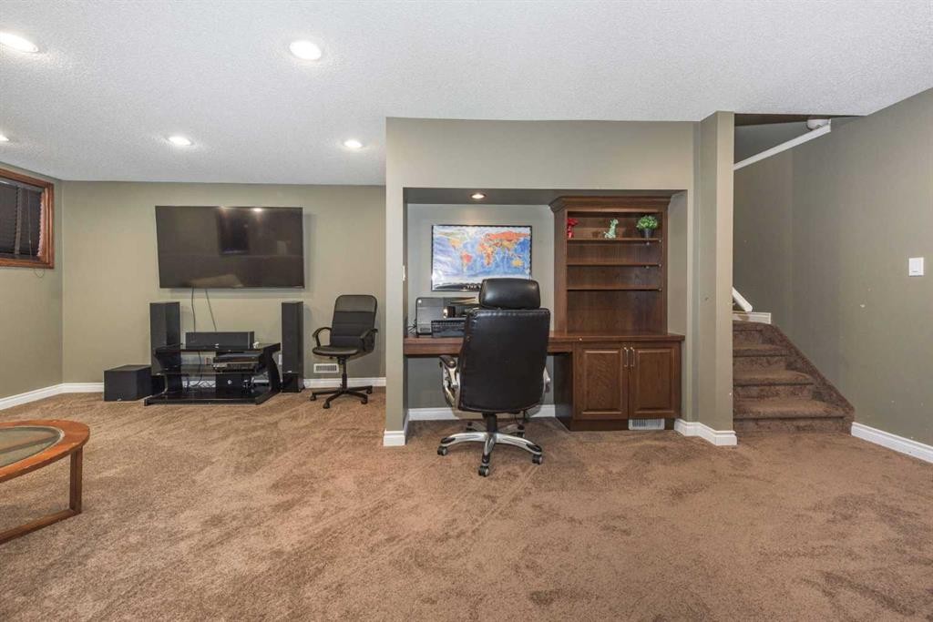 56 Evansbrooke Landing, Calgary, AB - Indoor Photo Showing Other Room