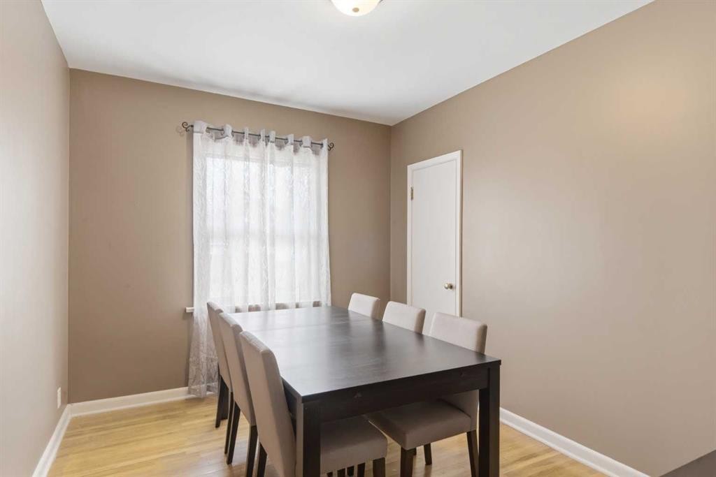 2048 38 Avenue Sw, Calgary, AB - Indoor Photo Showing Dining Room