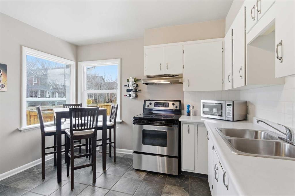 2048 38 Avenue Sw, Calgary, AB - Indoor Photo Showing Kitchen With Double Sink