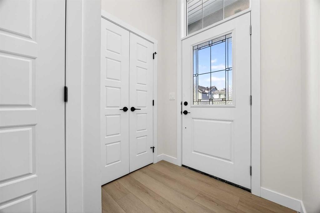 997 Alpine Drive Sw, Calgary, AB - Indoor Photo Showing Other Room