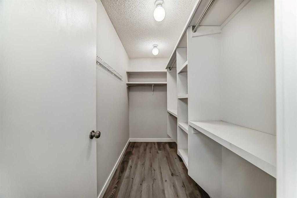 10134 Hidden Valley Drive Nw, Calgary, AB - Indoor