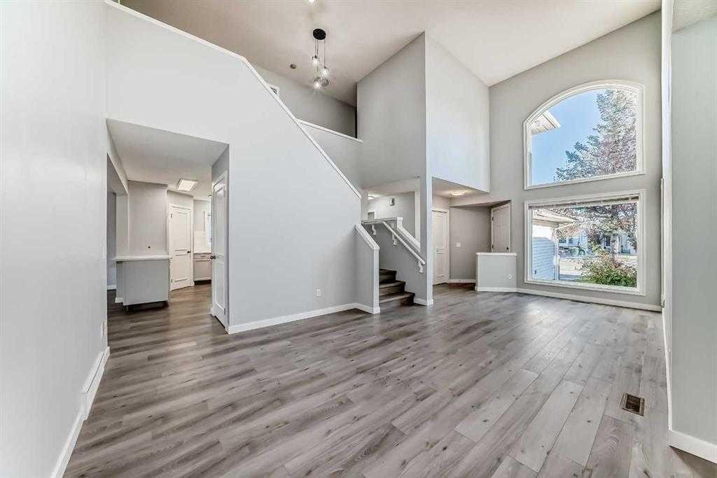 10134 Hidden Valley Drive Nw, Calgary, AB - Indoor Photo Showing Other Room